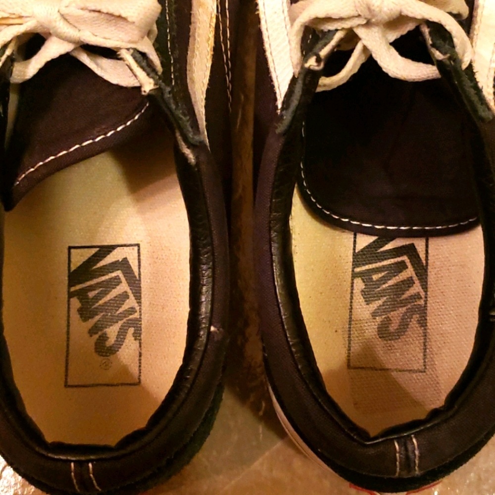 Vans - Picture 7 of 7
